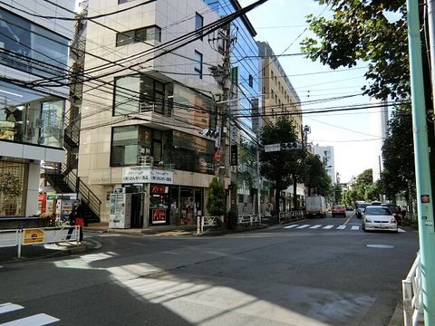猿楽小学校裏 交差点