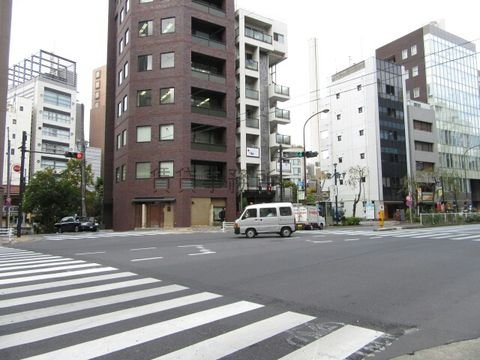 東一丁目 交差点