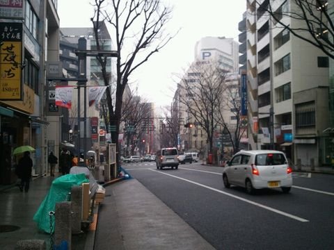 道玄坂を降れば、まもなく渋谷駅です