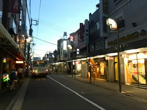 昔ながらの雰囲気良い商店街です