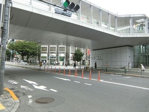 中野駅北口 交差点