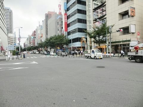 中野区役所前 交差点