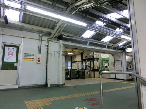 東中野駅東口の改札