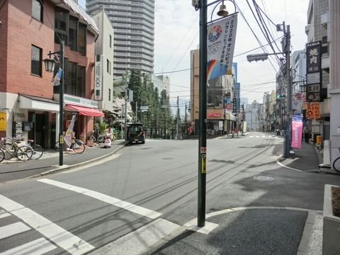 東中野四丁目交差点