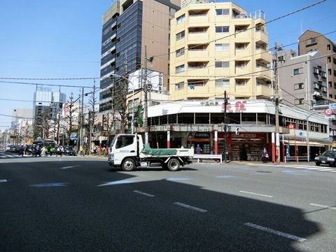 鍋屋横丁 交差点