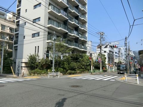 弥生町二丁目 交差点