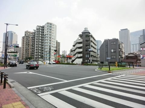 弥生町一丁目 交差点