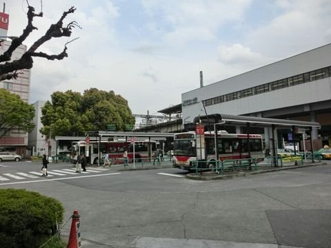 阿佐ヶ谷駅北口のバスロータリーです