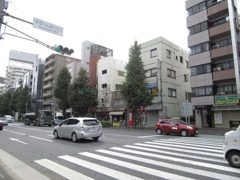 すずらん通り入口 交差点