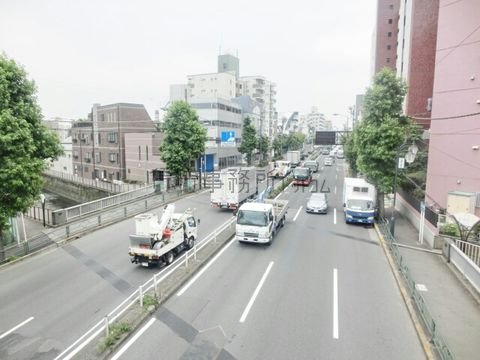 荻窪歩道橋からの景観 (桃二小南交差点方面)