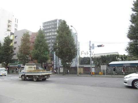 東高円寺駅前 交差点