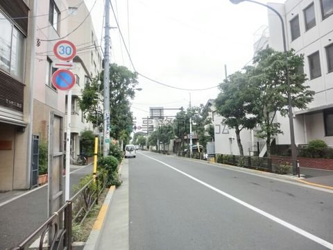 本駒込六丁目交差点付近