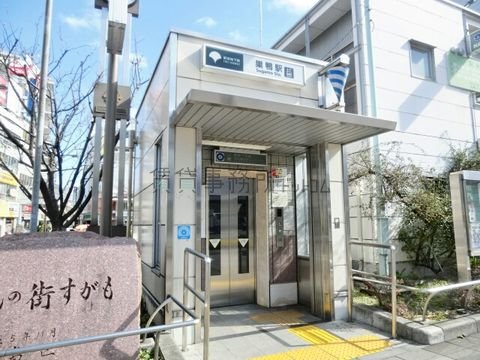 巣鴨駅 (エレベーター出入口 都営三田線)