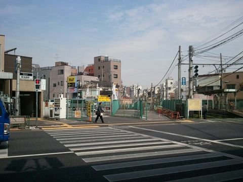 都電東池袋四丁目駅と東京メトロ東池袋駅4番出口です