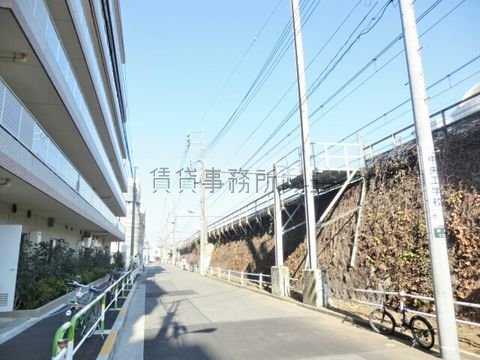 岸町1-5-18