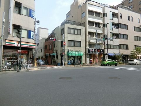 東日暮里四丁目南 交差点