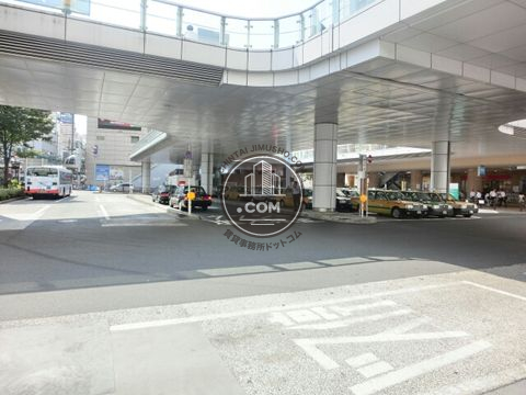 駅前ロータリー