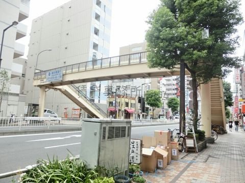 小岩駅北口歩道橋