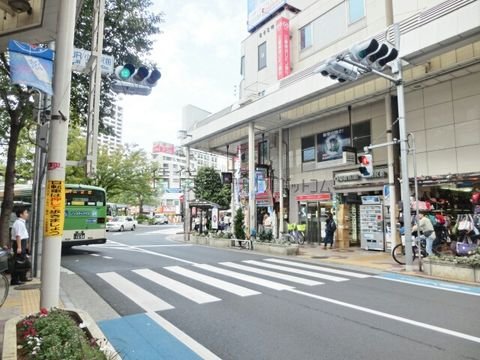 JR小岩駅前 交差点