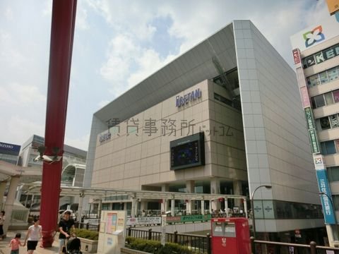 伊勢丹立川店、立川駅北口デッキ上からの撮影です