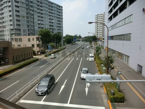 立川北駅前交差点から昭和記念公園方向の撮影です