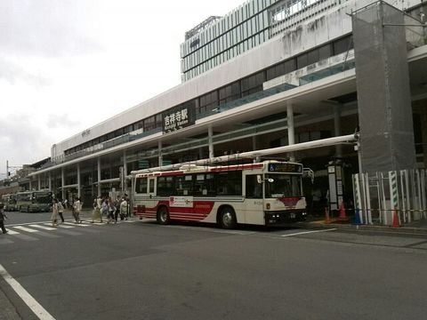 駅前バスターミナル