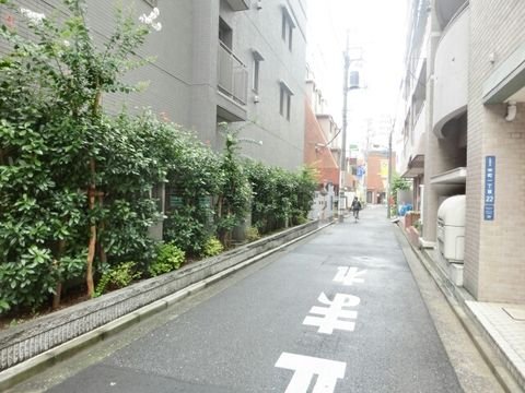 中町1-22