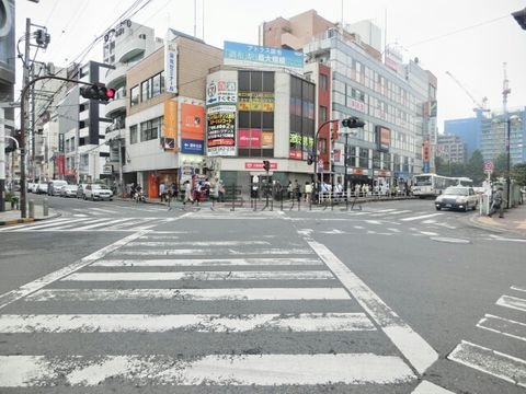 調布駅北口 交差点