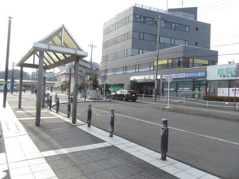 タクシーロータリー (唐木田駅)