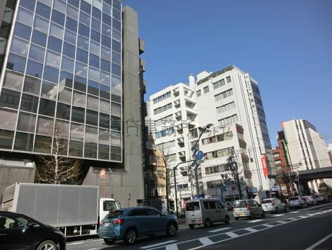 高層ビルが建ち並びます