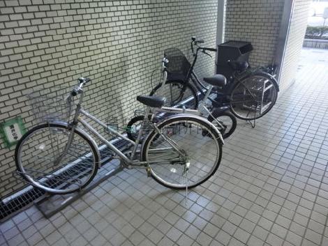 エントランスに駐輪場があります