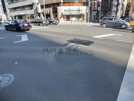 物件前交差点