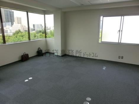 九段靖苑ビルの室内