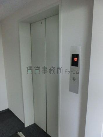 九段靖苑ビルの室内