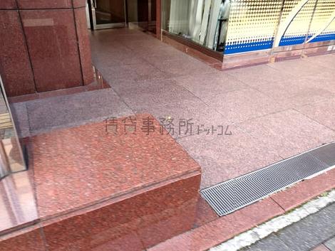 正面玄関