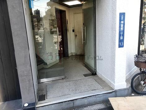 正面玄関