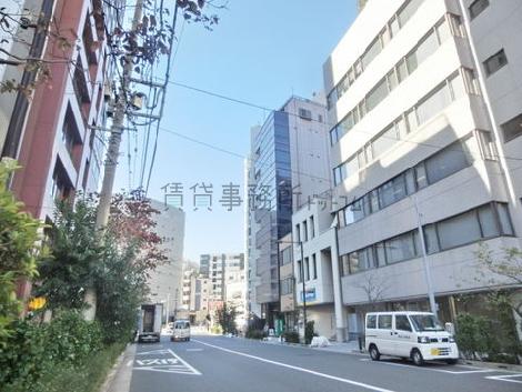 八丁堀駅へアクセスする通りです