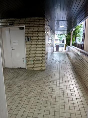 EV前エントランス