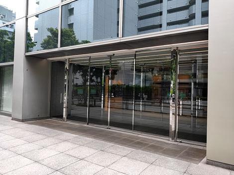正面玄関