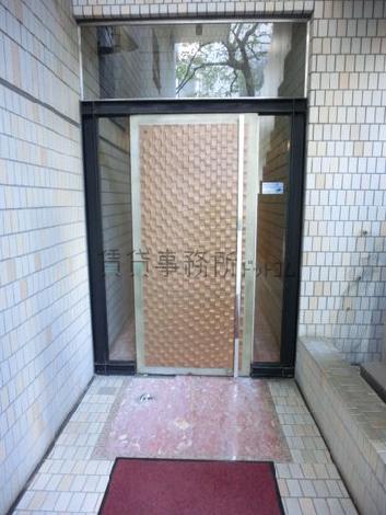 こちらが正面玄関です