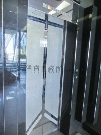 乗り場前