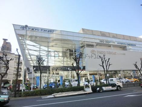 建物向かいは某大手自動車メーカーです