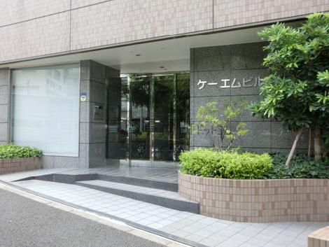 お客様を気持ち良くお迎え出来る正面玄関