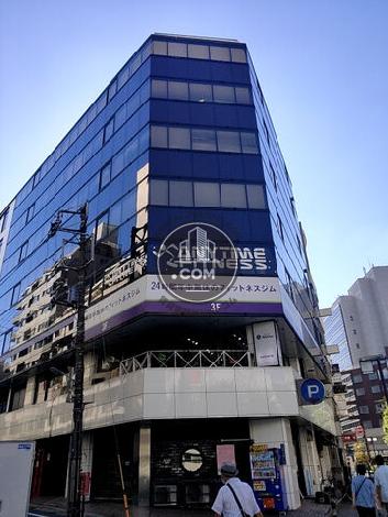 共和七番館の外観写真