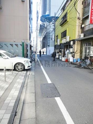 比較的静かな通り