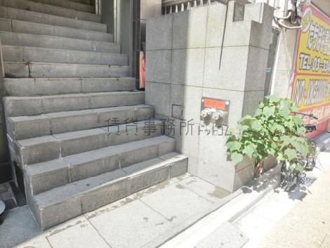 玄関前の階段