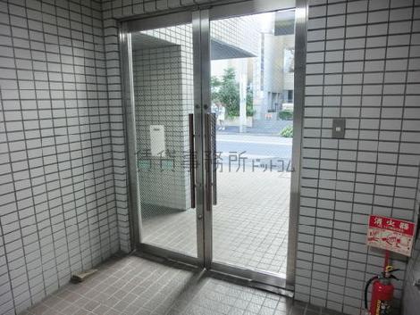 玄関側を見た視点です