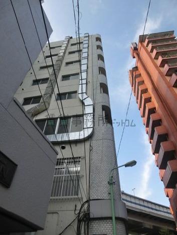 側面にも窓の設置があります