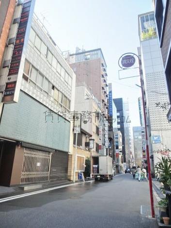 外堀通りへ向かう公道です