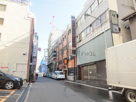 有楽町駅方面へ向かう通りです